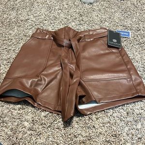 Fashion Leather Shorts/ BROWN / Size Medium/ Leather belt- Tie